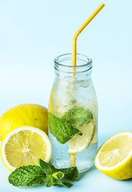 agua con limón