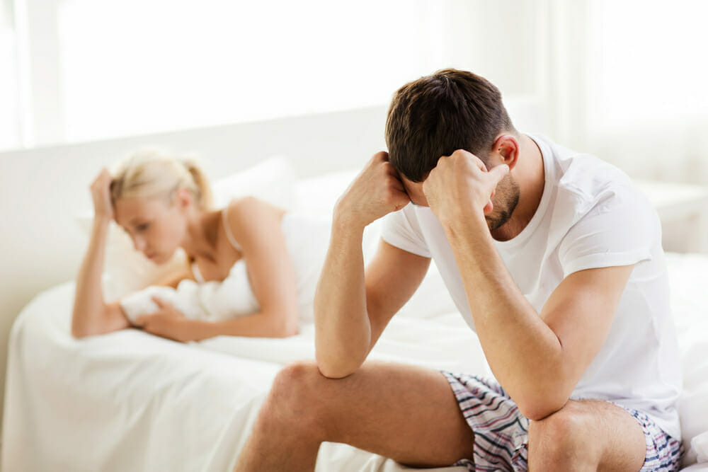  Pareja conflictiva en el dormitorio