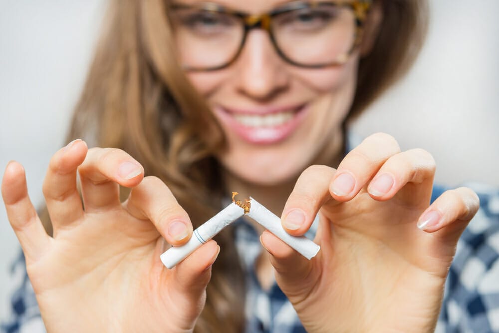  una mujer deja de fumar